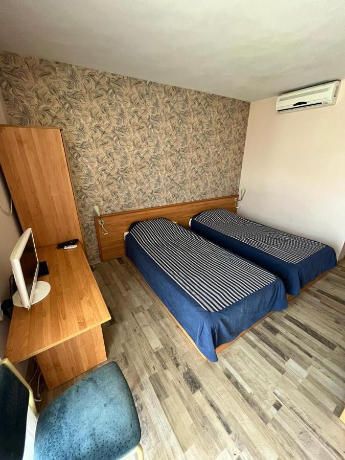 Hotel Kredo Sliven エクステリア 写真