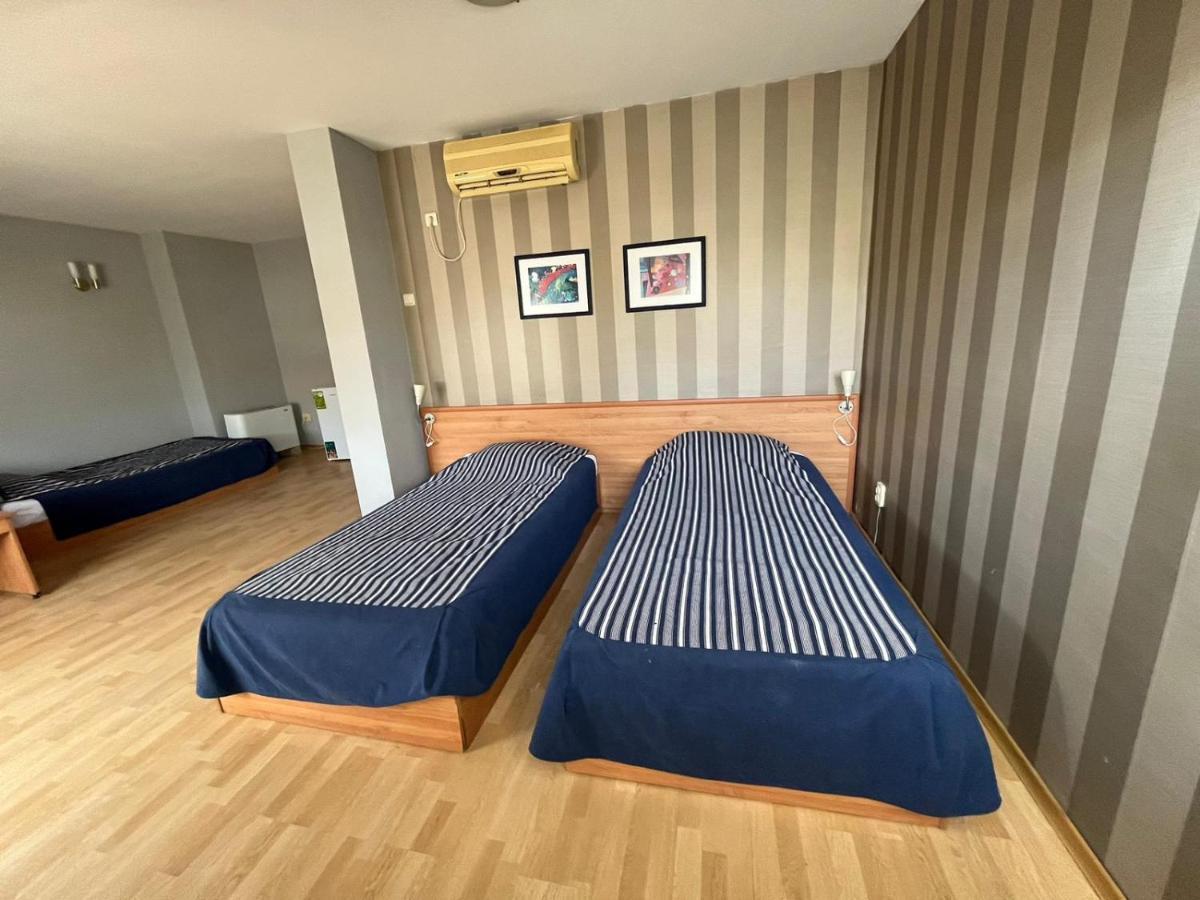 Hotel Kredo Sliven エクステリア 写真
