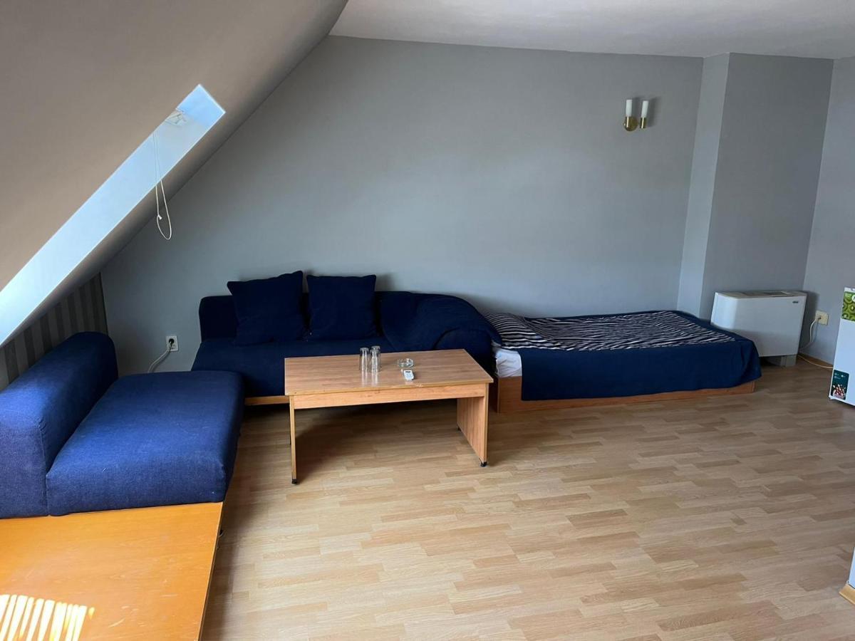 Hotel Kredo Sliven エクステリア 写真