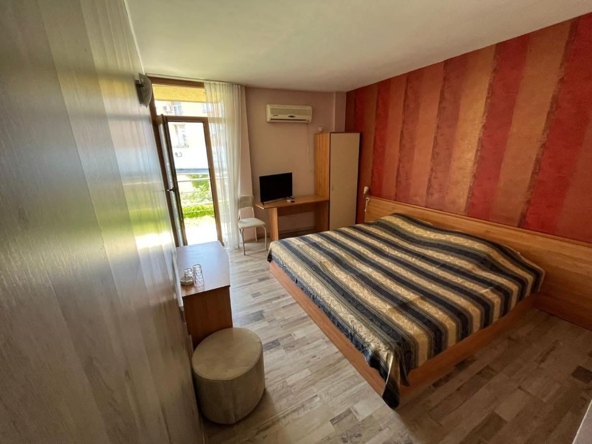 Hotel Kredo Sliven エクステリア 写真