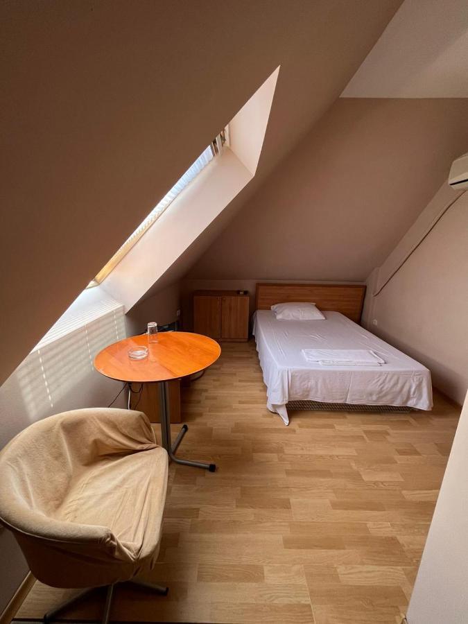 Hotel Kredo Sliven エクステリア 写真