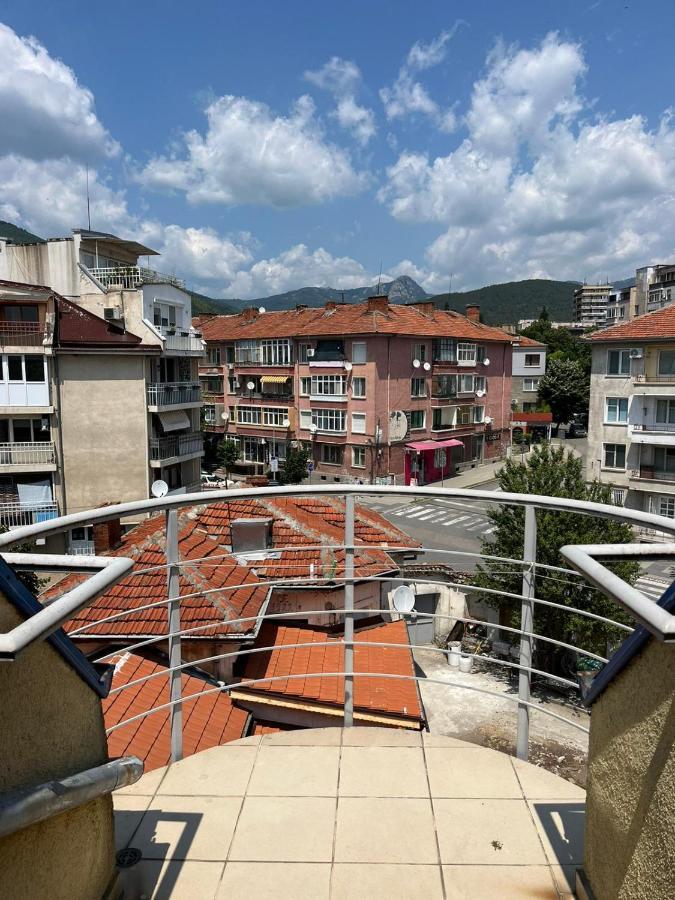 Hotel Kredo Sliven エクステリア 写真