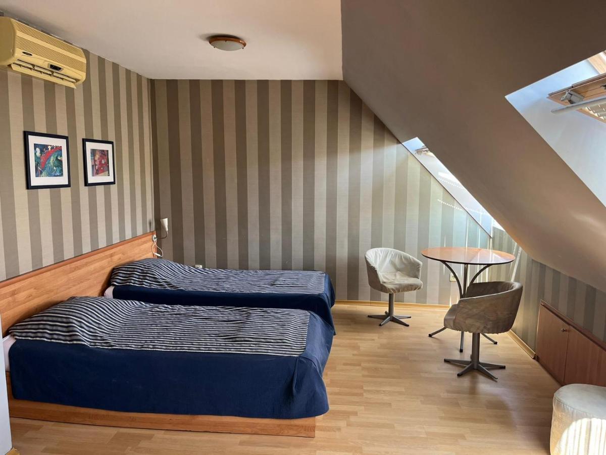 Hotel Kredo Sliven エクステリア 写真